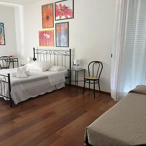 Tri Locale A-mare , Rimini Italia